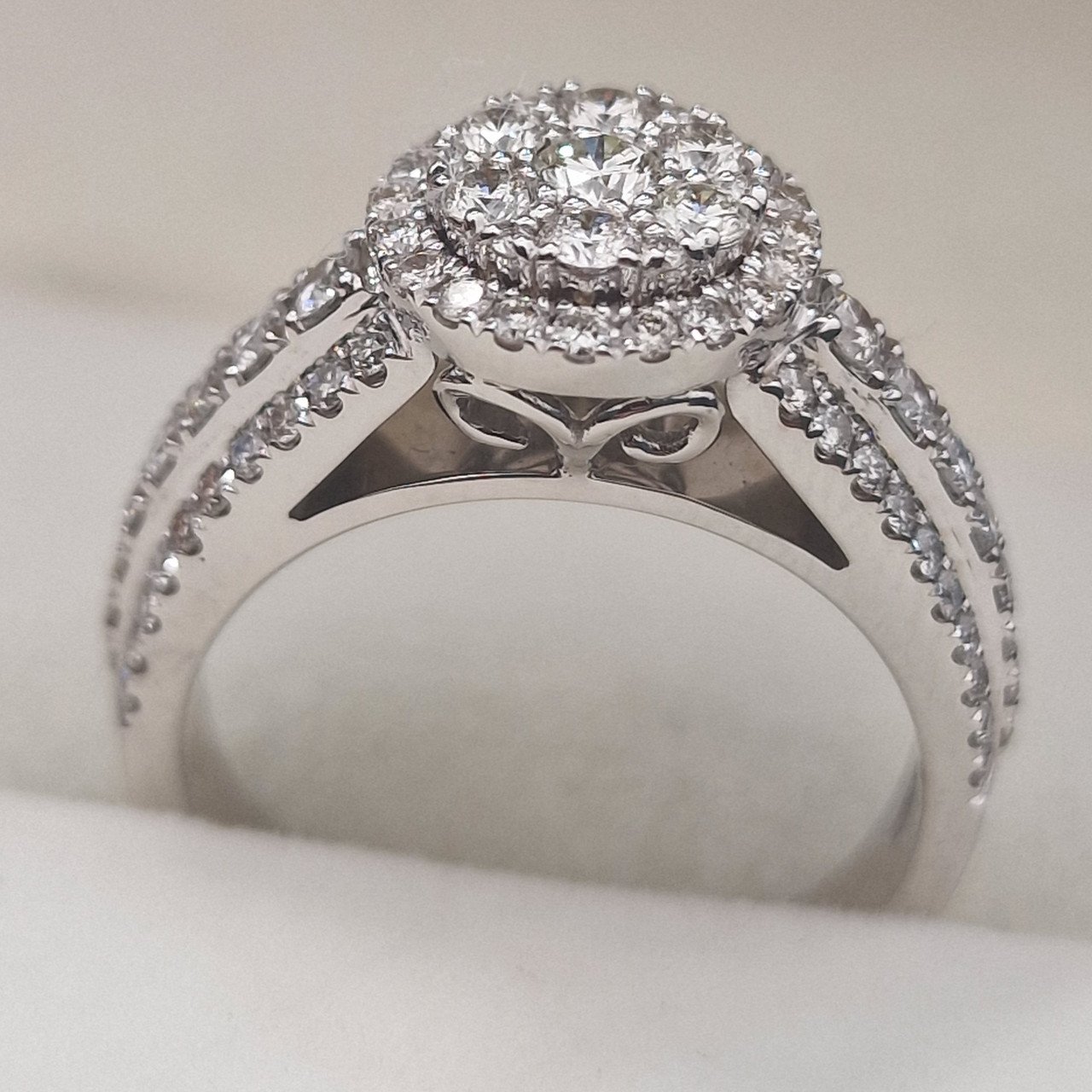 Кольцо Deimantas 104840679 18р 7,92гр 1,15ct. купить,NaN