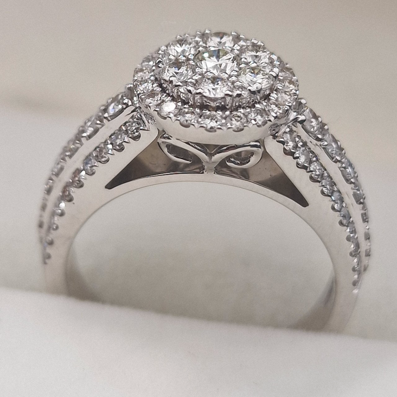 Кольцо Deimantas 104840679 18р 7,92гр 1,15ct. купить,NaN