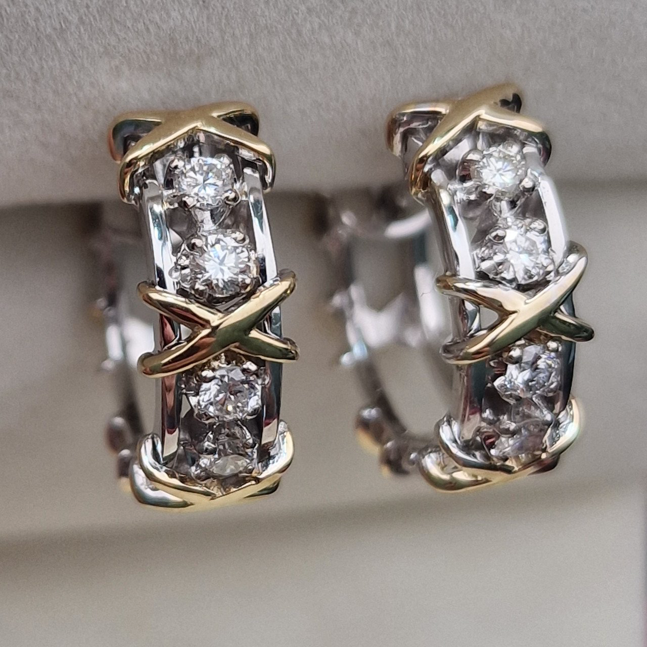 Серьги Deimantas 105082654 6,06гр 0,336ct. купить,NaN