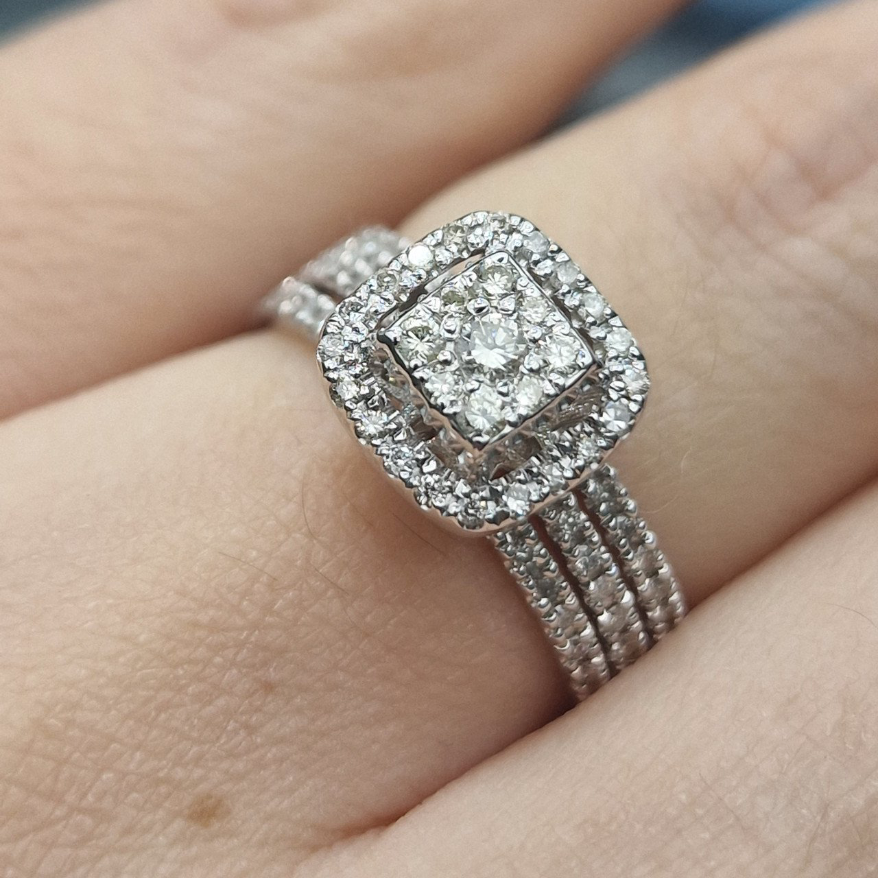 Кольцо Deimantas 104840810 17,5р 4,7гр 0,60ct. купить,NaN