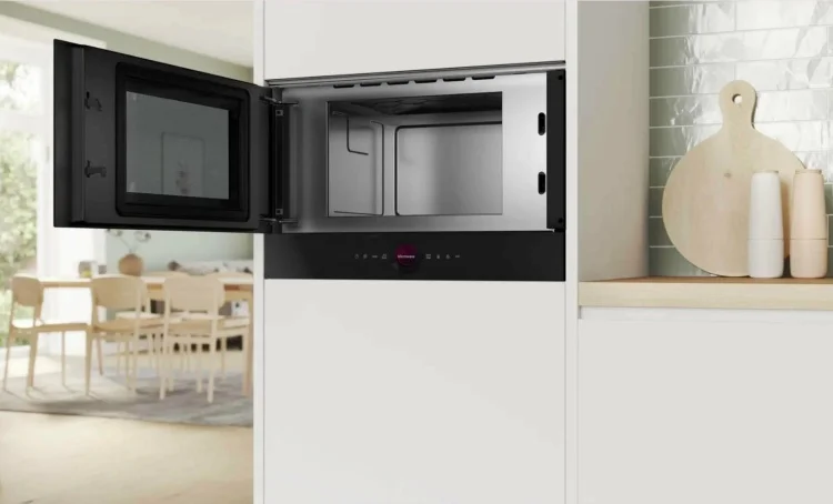 Микроволновая печь Bosch BFL7221B1 черная купить,function inputValueFn(){if((0,signal2.mK)(node),node.value===REQUIRED_UNSET_VALUE)throw new root_effect_scheduler.buA(-950,null);return node.value}