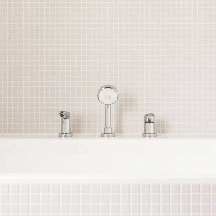 Смеситель для ванны Grohe Готовый комплект для ванной комнаты GROHE, cмеситель для ванны BauEdge и ручной душ Tempesta Cosmopolitan, хром (2511710A), латунь, цвет хром купить,NaN