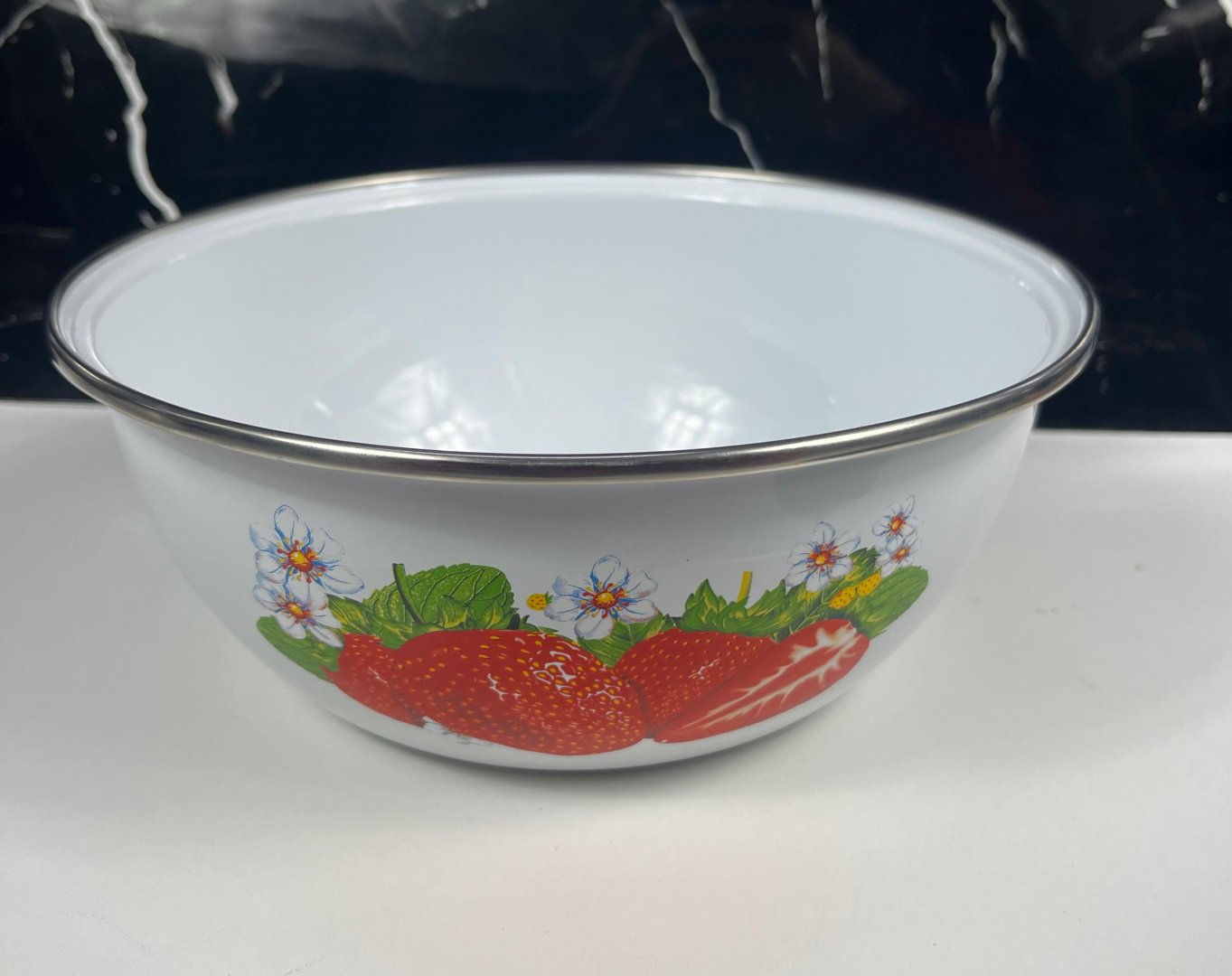 Миска Эмаль Клубника 22х22 см, металл, 1 шт