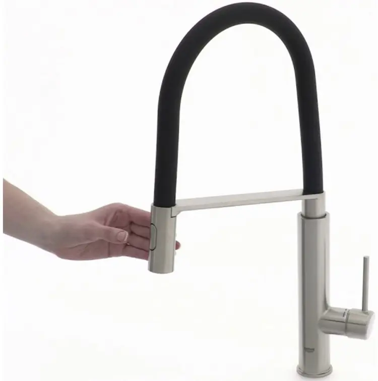 Смеситель с гибким изливом Grohe Concetto 31491000, латунь, цвет черный, хром