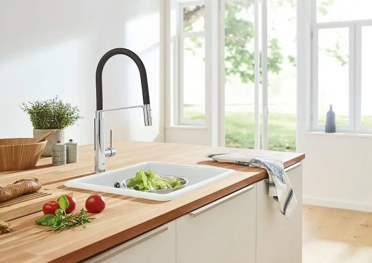 Смеситель с гибким изливом Grohe Concetto 31491000, латунь, цвет черный, хром
