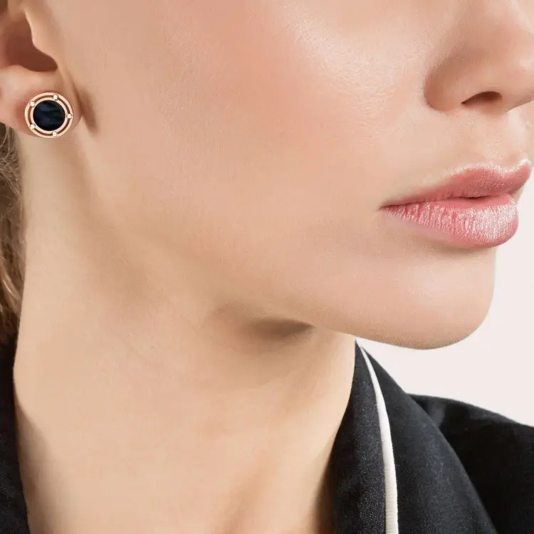 Пусеты Damiani 20080431 вес 6.3 г золото, бриллиант, оникс купить,2300000