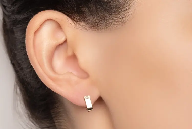 Серьги КРИСТАЛЛ NM46900226773 вес 3.52 г золото, фианит купить,239360