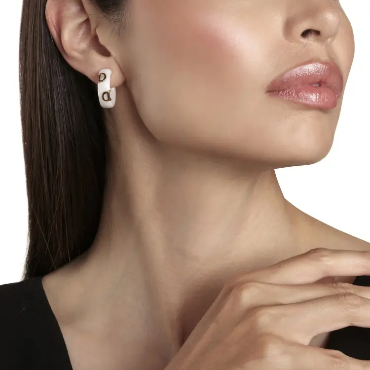 Серьги Damiani 20059341 вес 2.5 г золото, бриллиант, керамика - ForteMarket Серьги Damiani 20059341 вес 2.5 г золото, бриллиант, керамика купить,1402000