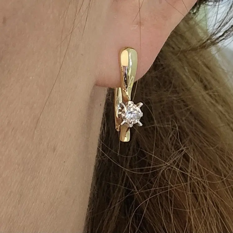 Серьги Deimantas 116364997 вес 4.49 г золото, бриллиант купить,NaN