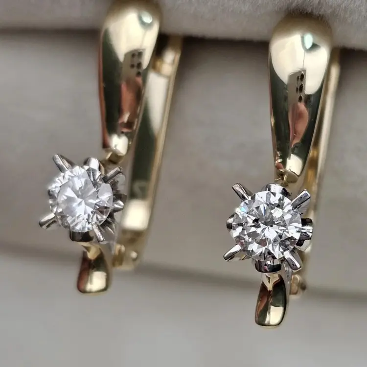 Серьги Deimantas 116364997 вес 4.49 г золото, бриллиант купить,NaN