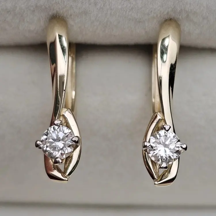 Серьги Deimantas 116306111 вес 2.37 г золото, бриллиант купить,NaN