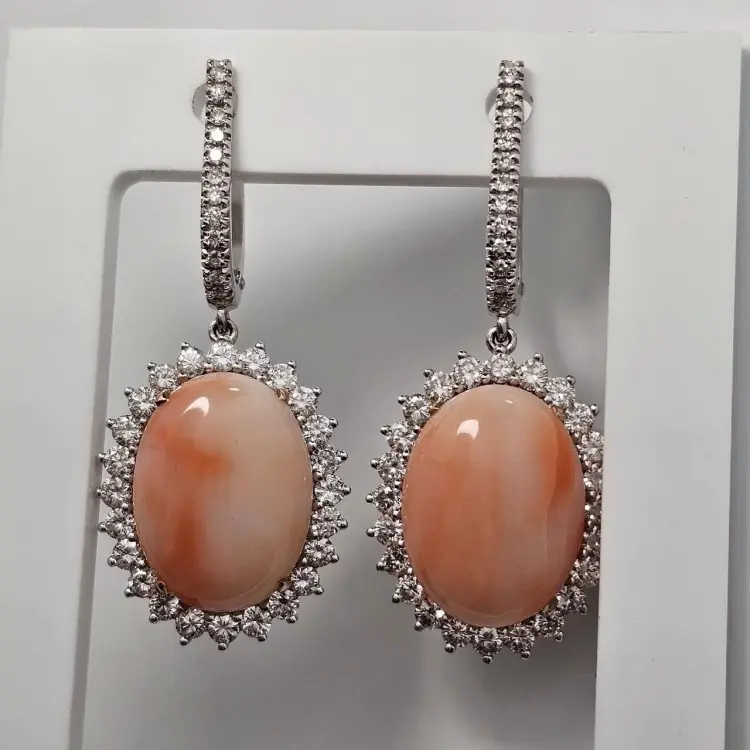 Серьги Deimantas 122602753 вес 11.7 г золото, бриллиант, коралл купить,NaN