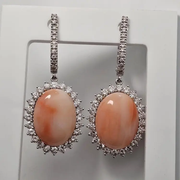 Серьги Deimantas 122602753 вес 11.7 г золото, бриллиант, коралл купить,NaN