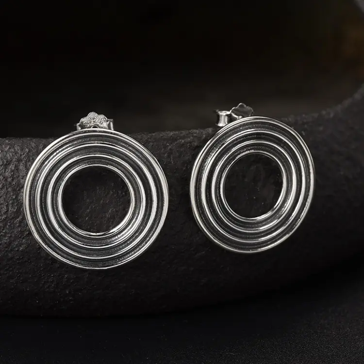 Серьги Deimantas 125346542 вес 4.32 г серебро, без вставок купить,NaN
