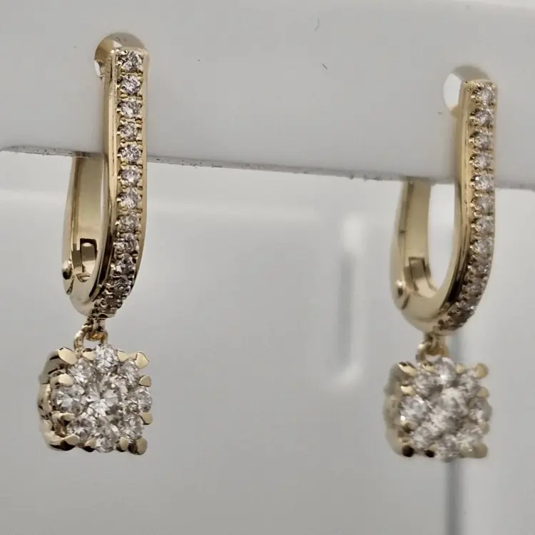 Серьги Deimantas 119591770 вес 2.92 г золото, бриллиант купить,NaN