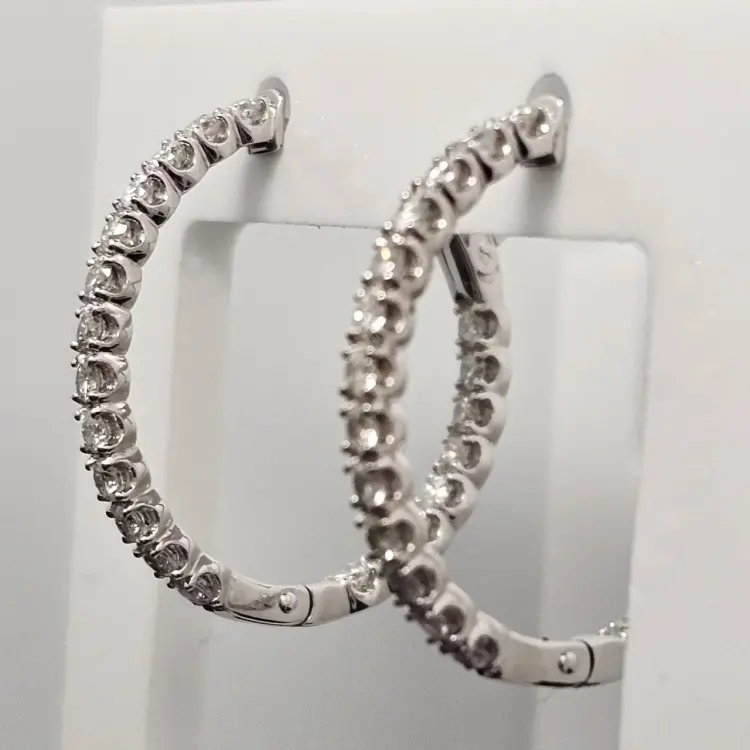 Серьги Deimantas 119591743 вес 4.75 г золото, бриллиант купить,NaN