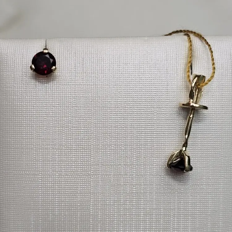 Серьги Deimantas 118892902 вес 1.2 г золото, гранат купить,NaN