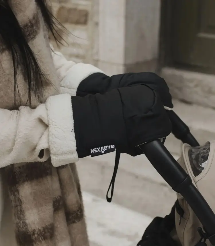Муфта для рук для коляски Stokke черный, 1 шт