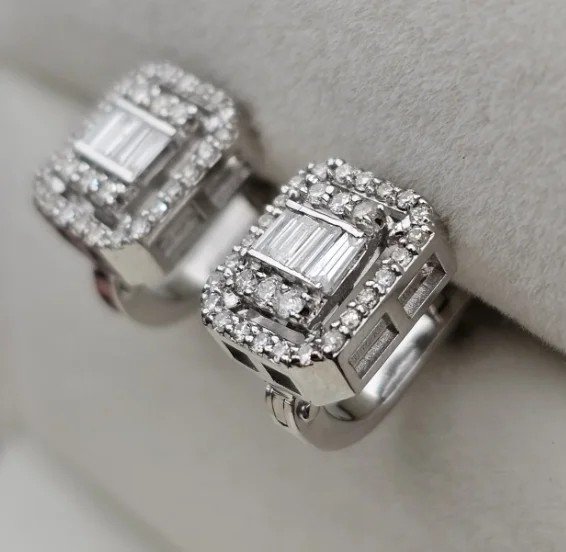 Комплект Deimantas 112108095 17р 0,57ct 1,11ct. купить,NaN