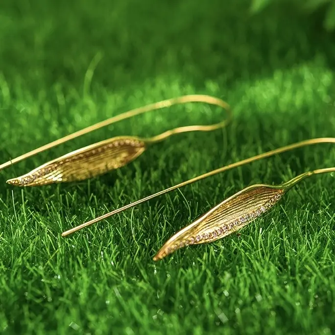 Серьги Deimantas 123938125 вес 3.9 г серебро, фианит купить,NaN