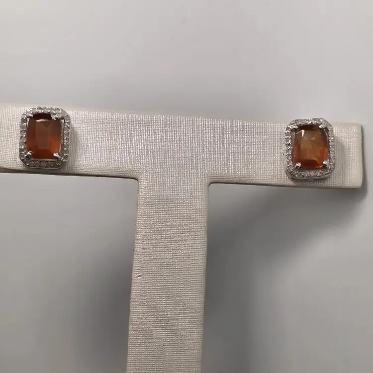 Серьги Deimantas 122977237 вес 3.56 г серебро, бриллиант, кианит купить,NaN