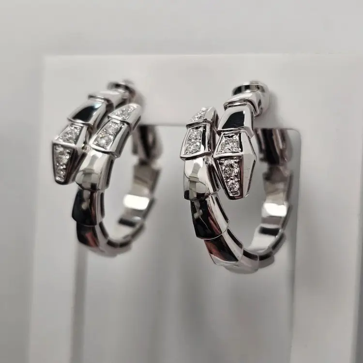 Серьги Deimantas 122602783 вес 11.5 г золото, бриллиант купить,NaN