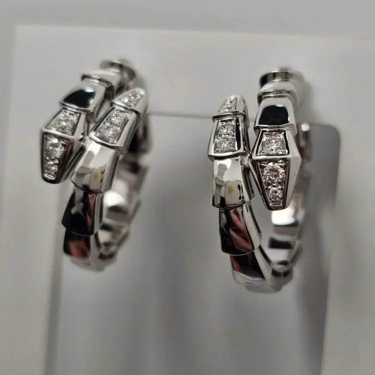 Серьги Deimantas 122602783 вес 11.5 г золото, бриллиант купить,NaN