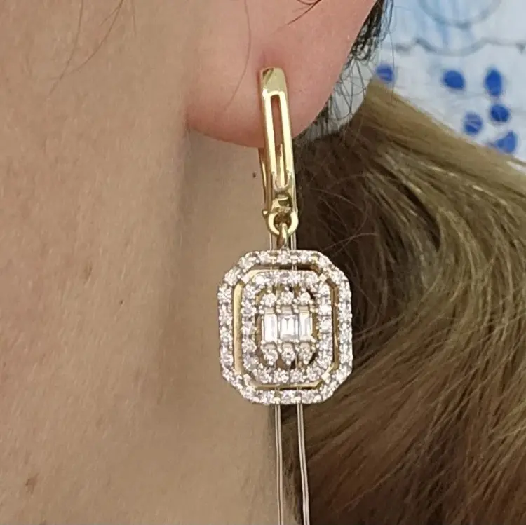 Серьги Deimantas 117309871 вес 7.93 г золото, бриллиант купить,NaN