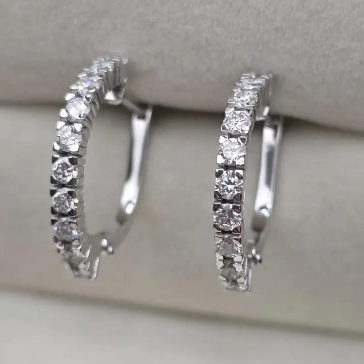 Серьги Deimantas 122634882 вес 4.41 г золото, бриллиант выращенный купить,NaN