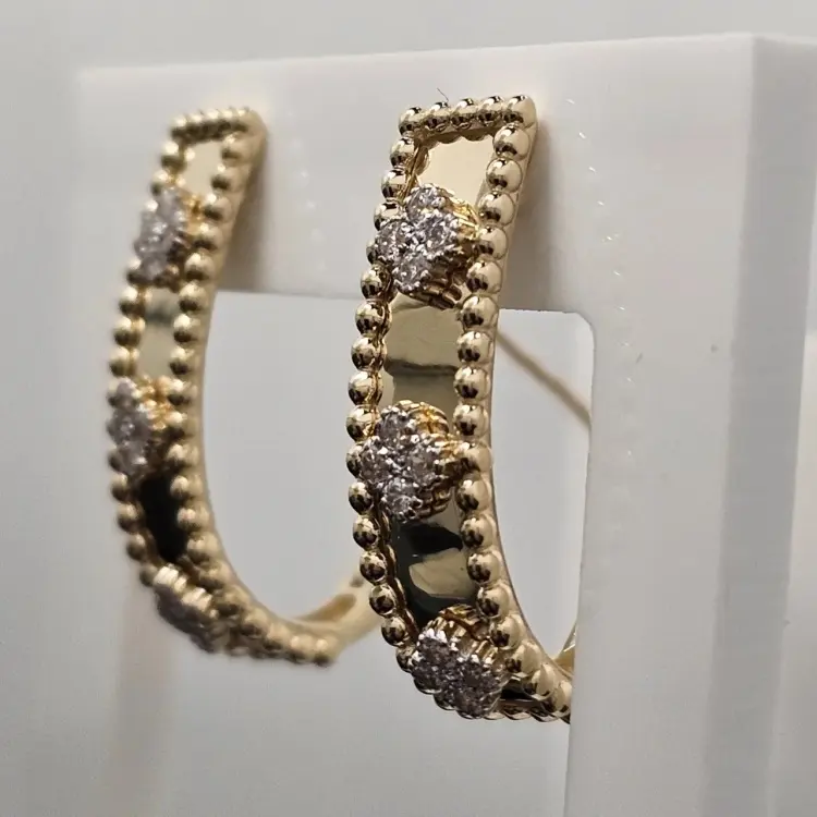 Серьги Deimantas 116265775 вес 5.99 г золото, фианит купить,NaN