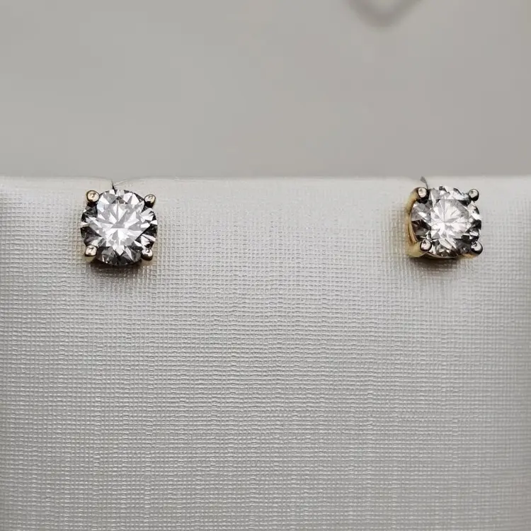 Серьги Deimantas 121721023 вес 1.73 г золото, бриллиант выращенный купить,NaN