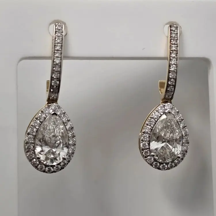 Серьги Deimantas 122634900 вес 3.42 г золото, бриллиант выращенный купить,NaN