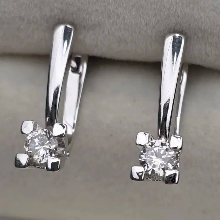 Серьги Deimantas 124321224 вес 3.65 г золото, бриллиант купить,NaN