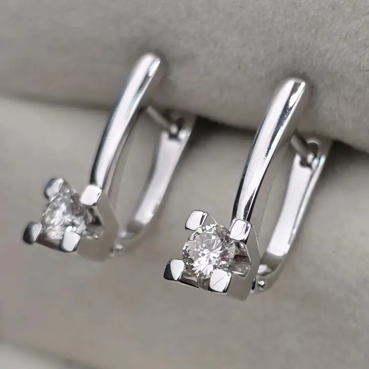 Серьги Deimantas 124321224 вес 3.65 г золото, бриллиант купить,NaN