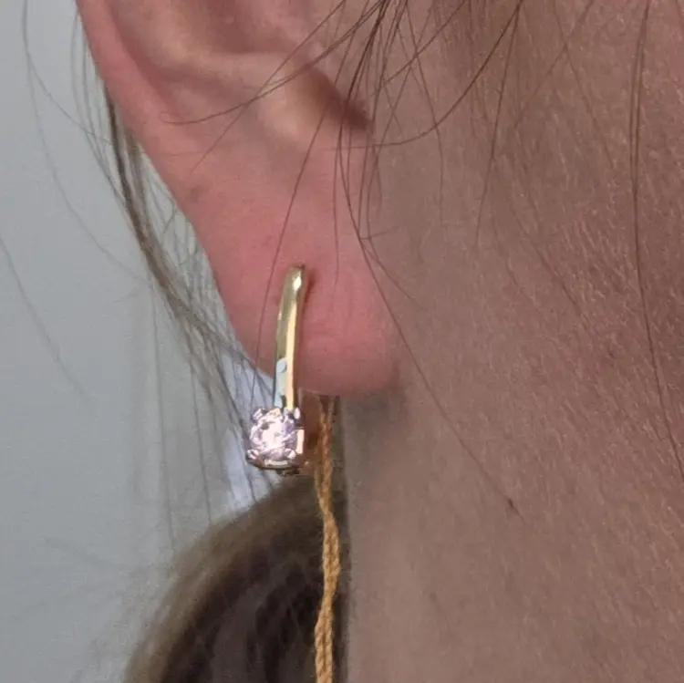 Серьги Deimantas 125839611 вес 2.64 г золото, фианит купить,NaN