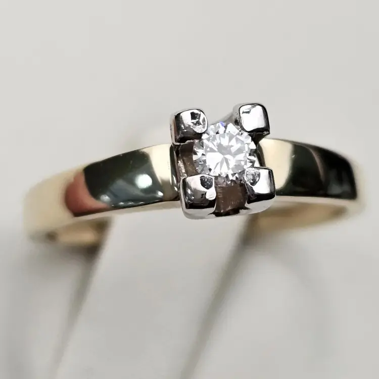 Серьги Deimantas 120049548 вес 1.99 г золото, бриллиант купить,NaN