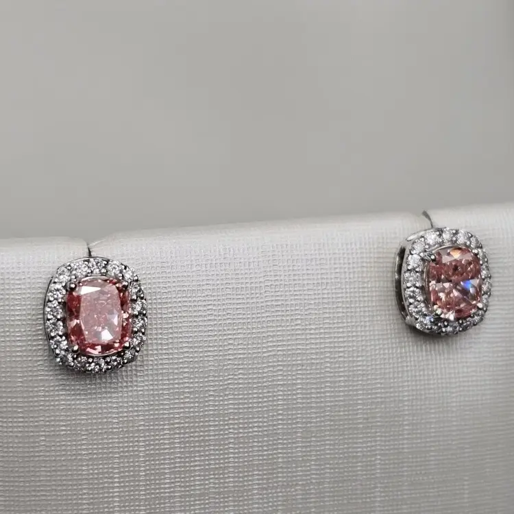 Серьги Deimantas 121712217 вес 1.76 г золото, бриллиант выращенный купить,NaN