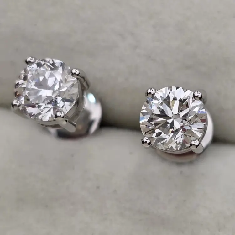Серьги Deimantas 122634738 вес 3.88 г золото, бриллиант выращенный купить,NaN