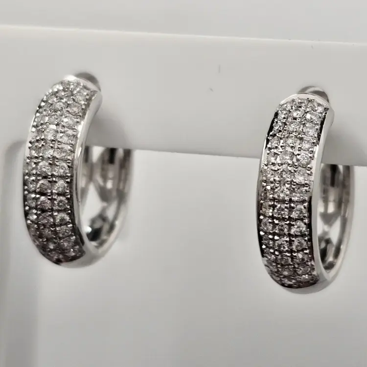 Серьги Deimantas 119591781 вес 4.99 г золото, бриллиант купить,NaN