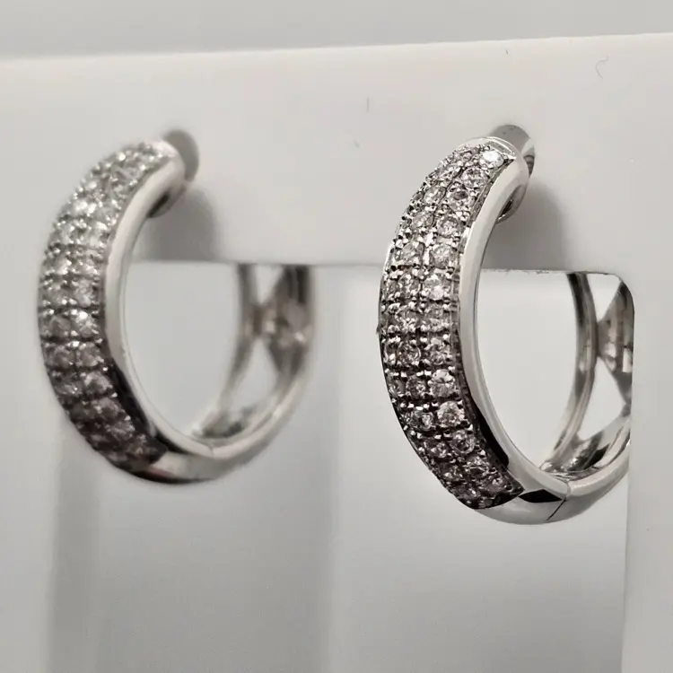 Серьги Deimantas 119591781 вес 4.99 г золото, бриллиант купить,NaN