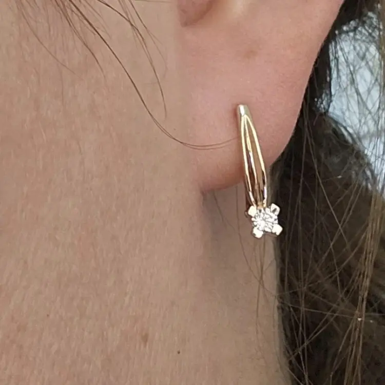 Серьги Deimantas 120037054 вес 2.96 г золото, бриллиант купить,NaN