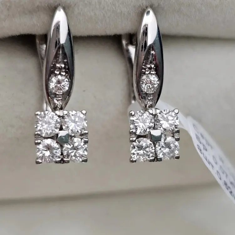 Серьги Deimantas 117308120 вес 3.25 г золото, бриллиант купить,NaN