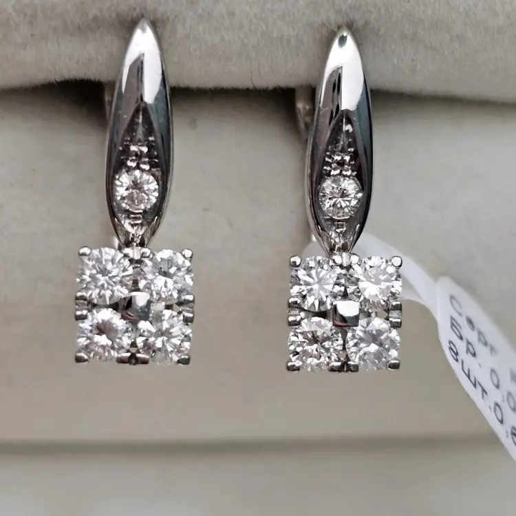 Серьги Deimantas 117308120 вес 3.25 г золото, бриллиант купить,NaN