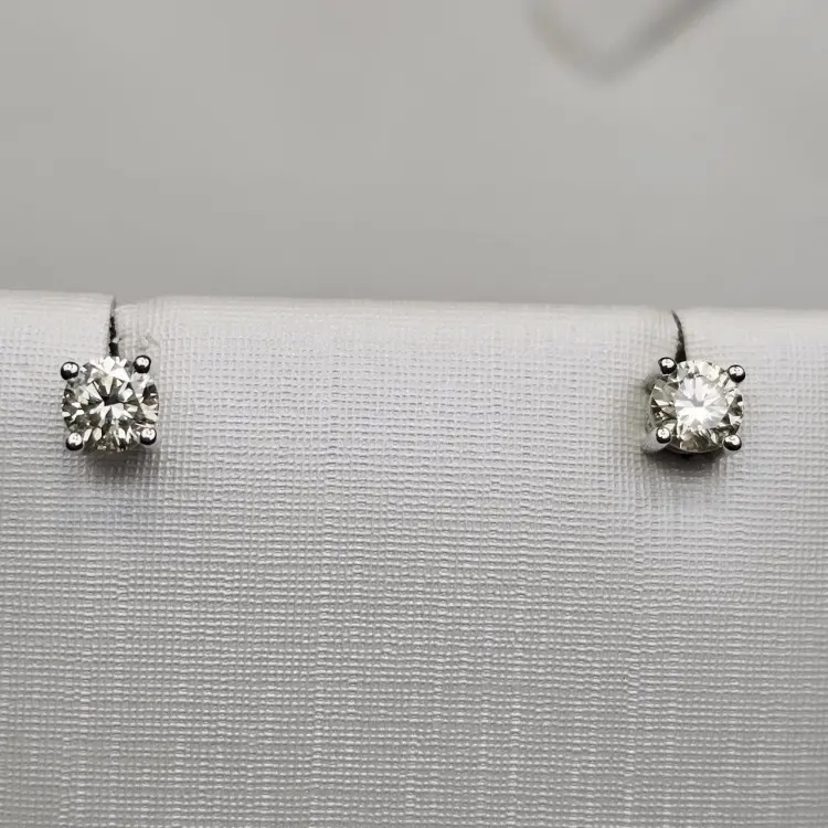 Серьги Deimantas 116299536 вес 2.01 г золото, бриллиант купить,NaN