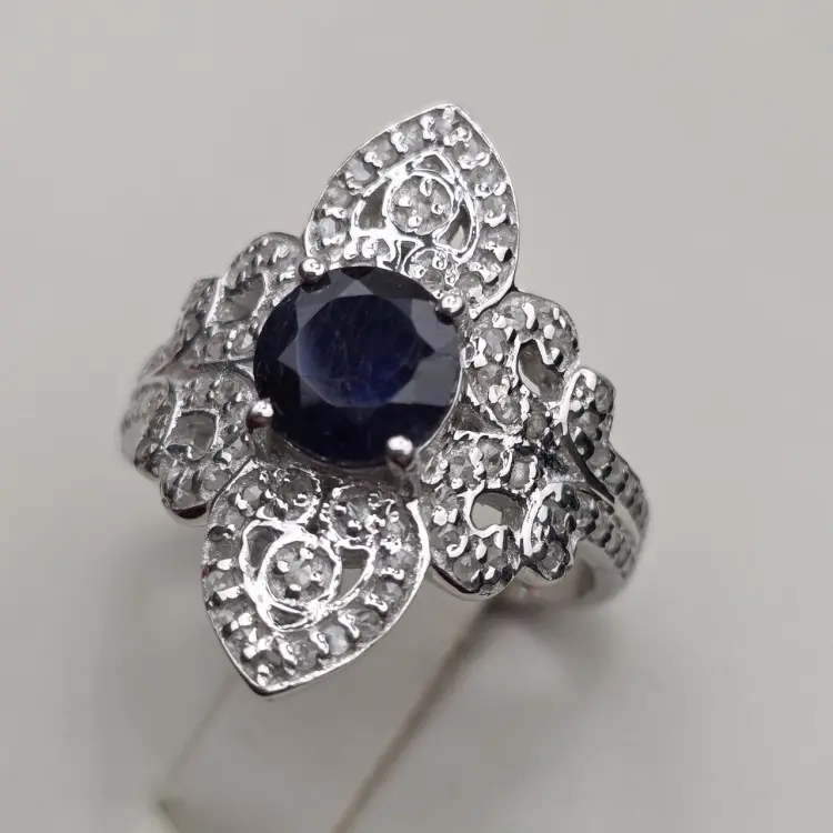 Deimantas 125636571 размер 17 вес 5.3 г серебро, сапфир купить,NaN