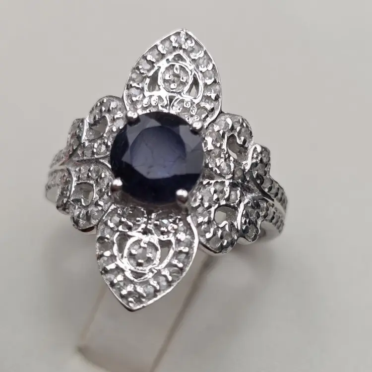 Deimantas 125636571 размер 17 вес 5.3 г серебро, сапфир купить,NaN