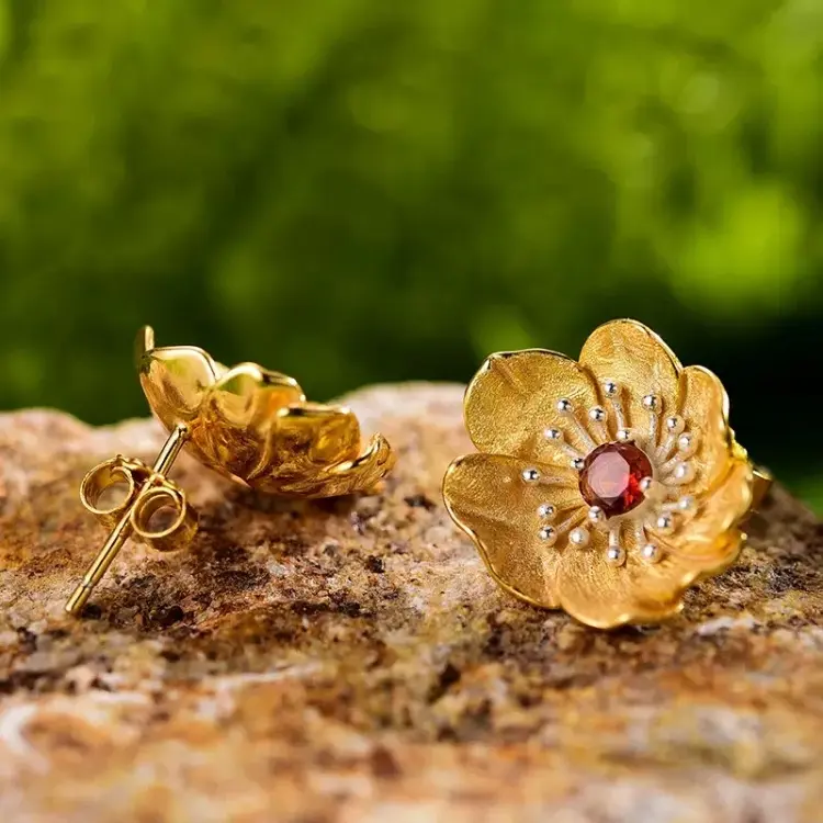 Серьги Deimantas 123937993 вес 3.23 г серебро, гранат купить,NaN