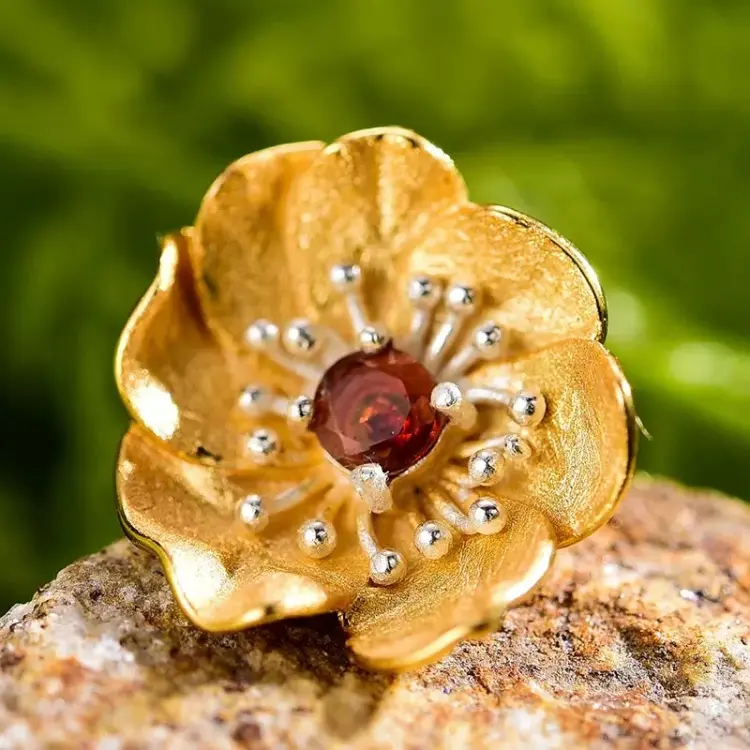 Серьги Deimantas 123937993 вес 3.23 г серебро, гранат купить,NaN