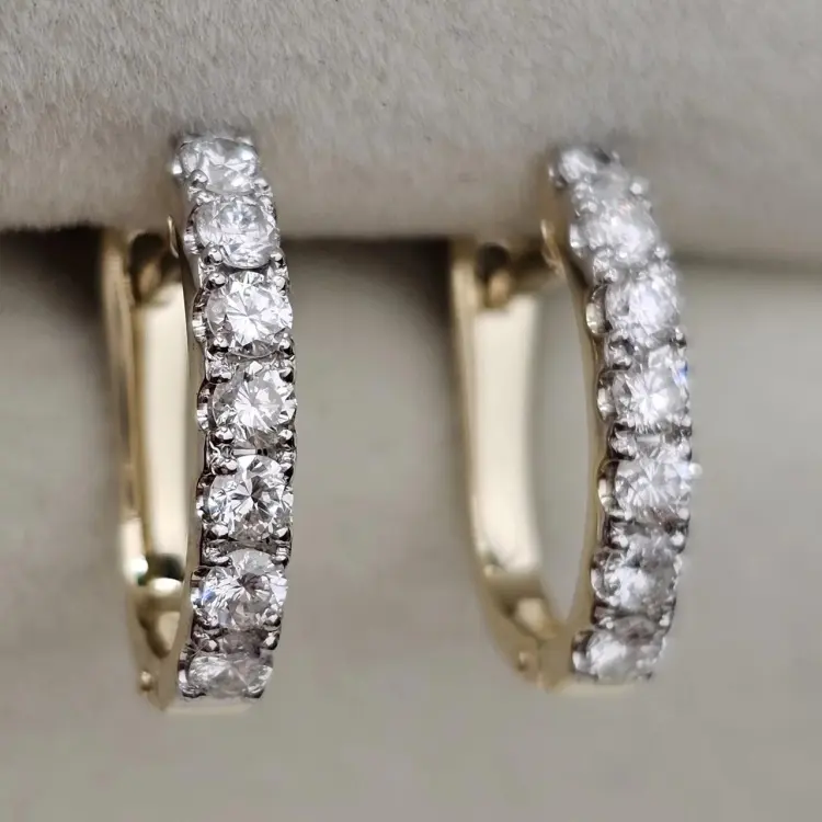 Серьги Deimantas 122603054 вес 2.7 г золото, бриллиант купить,NaN