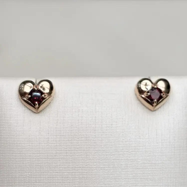 Серьги Deimantas 119408872 вес 1.48 г золото, гранат купить,NaN